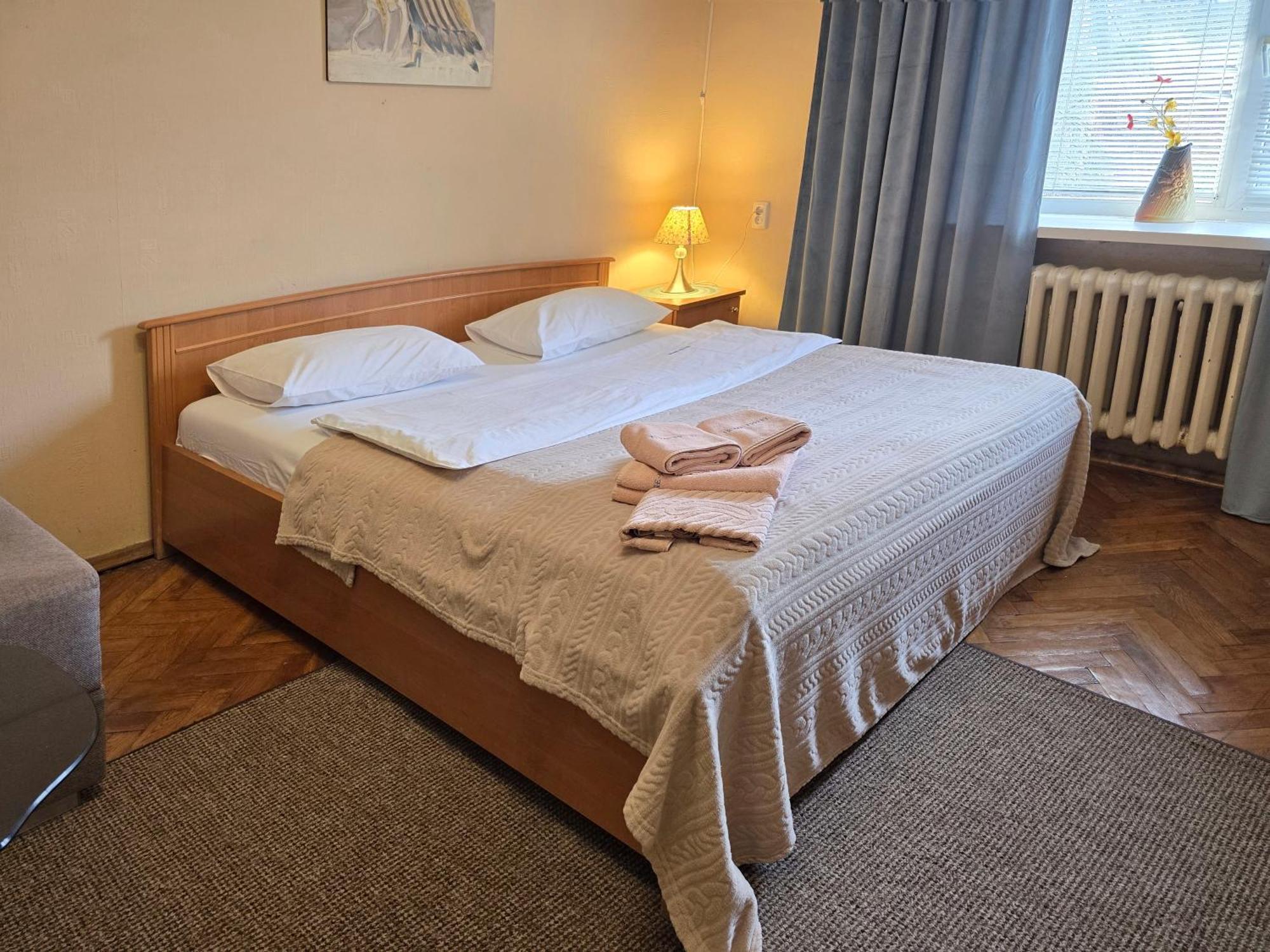 Home Hotel Apartments On Lva Tolstogo Kiev Eksteriør billede