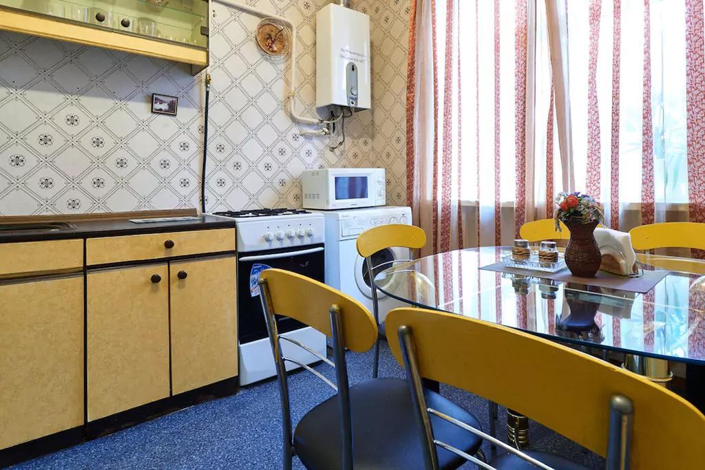 Home Hotel Apartments On Lva Tolstogo Kiev Eksteriør billede