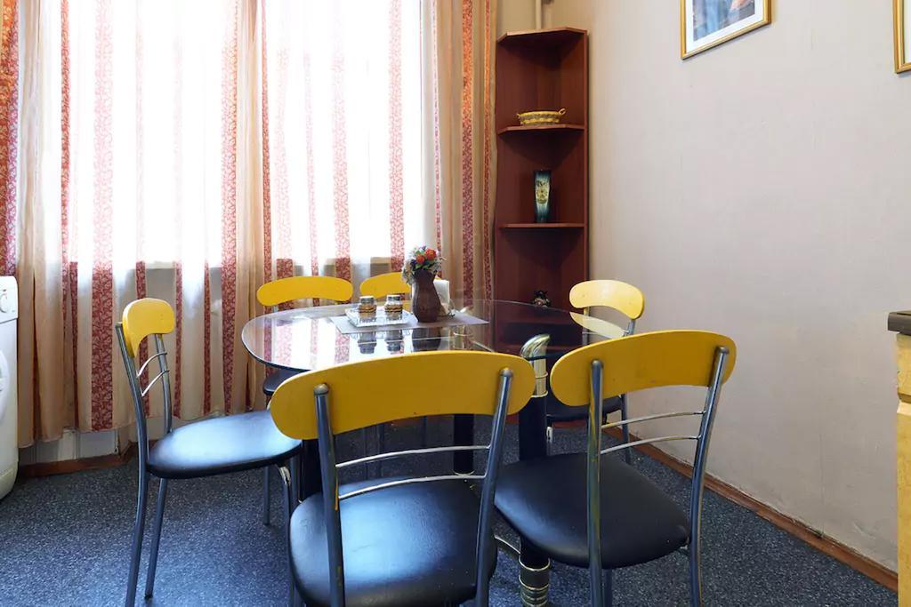 Home Hotel Apartments On Lva Tolstogo Kiev Eksteriør billede